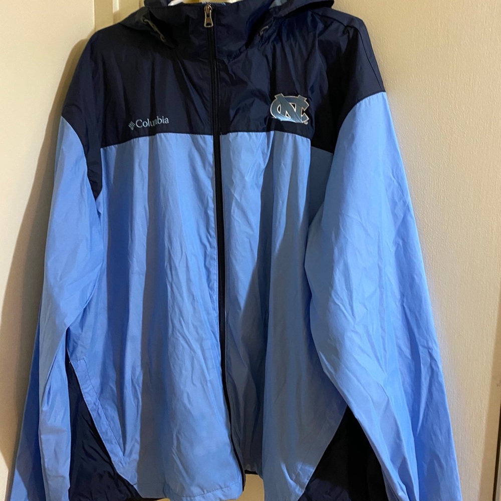 Like New- XXL UNC Tarheels Columbia Rain Jacket